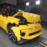 La nouvelle R5 E-Tech n&#39;obtient pas la meilleure note aux crash-tests. © Euro NCAP