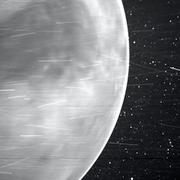 Lors de son troisième survol de Vénus, en juillet 2020, la sonde Parker Solar Probe a pris cette photo. Elle a aussi enregistré un signal radio riche en enseignements pour les astronomes. © Nasa/Johns Hopkins APL/Naval Research Laboratory/Guillermo Stenborg et Brendan Gallagher