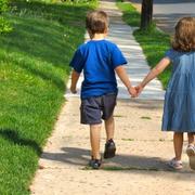 Les premiers pas de la séduction. © Corwinhee, CC by-sa 4.0