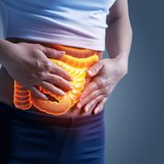 Douleurs liées au syndrome du côlon irritable ©Adobe Stock