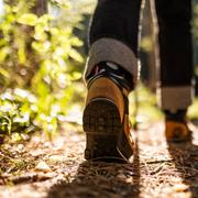 Ces 78 minutes de marche quotidiennes pourront venir à bout des&amp;nbsp;douleurs lombaires chroniques. © Zorica Nastasic, iStock