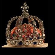 Couronne de Louis XV, par les joailliers Auguste Duflos et Claude Rondé, Paris, 1722. Joyaux de la Couronne de France, musée du Louvre, galerie d&#39;Apollon. © Musée du Louvre, Wikimedia Commons, domaine public