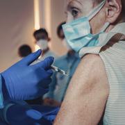 L&#39;ANSM fait le point sur les effets secondaire survenus après la vaccination entre le 27 décembre et le 15 janvier 2021. © Mongkolchon, Adobe Stock