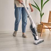 Carrelage, parquet ou stratifié : certains aspirateurs sont mieux armés que d'autres pour éliminer poussières et salissures.&nbsp;© ADDICTIVE STOCK CORE, Adobe Stock