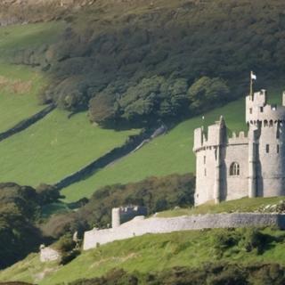 Image générée par intelligence artificielle d’un site ressemblant à Avalon et Camelot. © OpenArt.ai