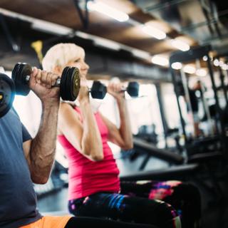 Longévité : faites du sport, peu importe l'intensité. © NDABCREATIVITY, Adobe Stock