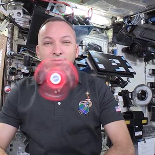 La danse étonnante d’un hand spinner dans la Station spatiale