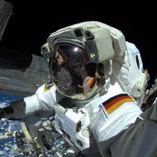 L’astronaute allemand Alexander Gerst lors d’une sortie dans l&#39;espace en 2014. © Esa