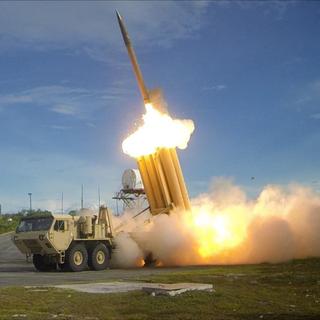 Teste de uma bateria antiaérea THAAD em 2013 pelo exército dos EUA. © Exército dos EUA