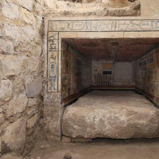 Dans cette chambre funéraire, les ornements dévoilent l’identité d’un médecin royal particulièrement réputé. © Ministère du Tourisme et des Antiquités
