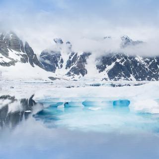 Un volcan sous-marin pourrait être en train de se réveiller au large de la péninsule Antarctique © Iurii Sokolov, Adobe Stock