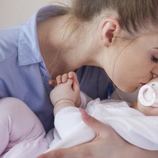La zuranolone a montré des résultats prometteurs pour soulager les symptômes de la dépression post-partum, qui concerne environ une femme sur sept.&nbsp;© gpointstudio, Fotolia