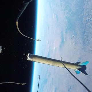 Une photo extraite de la vidéo montrant la séparation des étages de la fusée SpaceLoft-10. Elle emportait une capsule de la Nasa pour tester son retour sur Terre. © UP Aerospace