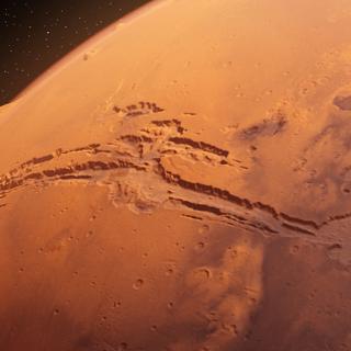 Ius Chasma, à esquerda, Tithonium Chasma, à direita, fazem parte do imenso cânion Valles Marineris. © ESA, DLR, FU Berlim, CC BY-SA 3.0 IGO