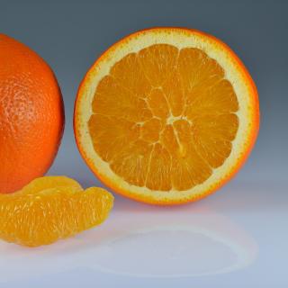 Les oranges sont des fruits remplis de vitamines, mais attention à les consommer uniquement à certains moments de la journée ! ©&nbsp;Ivar Leidus, Wikipedia