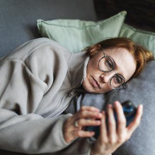 Trois millions de dépressions diagnostiquées, huit millions de cas de souffrance émotionnelle&nbsp;passée sous les radars. En dépit des traitements disponibles, un tiers des patients restent insensibles aux antidépresseurs. © JulPo, iStock