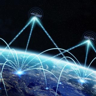De simples satellites de communication pourraient permettre de repérer des avions furtifs. © Sdecoret, Adobe Stock