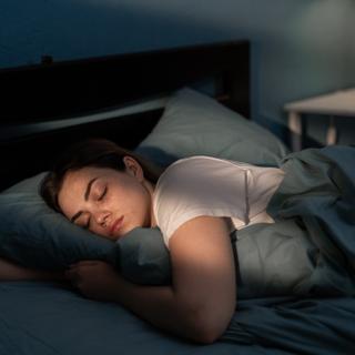 Existe-t-il un lien entre la qualité du sommeil, le fonctionnement du cerveau et la santé mentale&nbsp;? Affirmatif, suggère une nouvelle étude internationale qui vient d’identifier cinq profils de dormeurs. © Andrii Lysenko, Adobe Stock