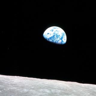 O famoso nascimento da Terra fotografado pelos astronautas da Apollo 8 (dezembro de 1968). © NASA