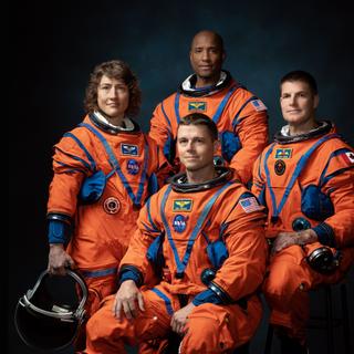 Os quatro astronautas da tripulação do Artemis II: Christina Koch, Reid Wiseman, Victor Glover e Jeremy Hansen. © NASA