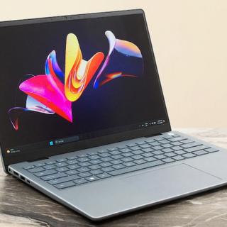 Le PC portable DELL 14 Plus avec Intel Core Ultra 9 et 32 Go de RAM perd 800 € sur le site officiel grâce à une offre inédite