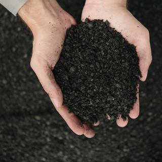  Vários estudos estimam o potencial de mitigação do biochar entre 0,3 e 6,6 mil milhões de toneladas de CO2 por ano. ©NetZero