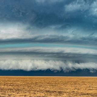 As supercélulas podem ser reconhecidas pelo seu movimento rotacional quando vistas de longe. ©Canva
