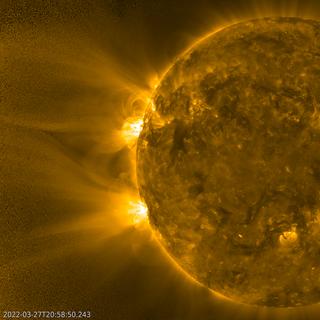 Puissantes éruptions solaires enregistrées par la caméra infrarouge EUI de la sonde européenne Solar Orbiter lors de son passage rapproché le 27/03/2022.&nbsp;© ESA &amp; Nasa, Solar Orbiter, EUI Team