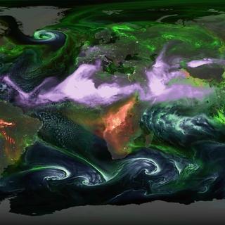 Les chercheurs de la Nasa publient une visualisation du déplacement des aérosols dans notre atmosphère sur quelques semaines de l’été&nbsp;2024. Cet arrêt sur image montre, en rose, les poussières du Sahara qui se répandent aussi bien à l’Est qu’à l’Ouest. © NASA’s Global Modeling and Assimilation Office&nbsp;; NASA's Scientific Visualization Studio