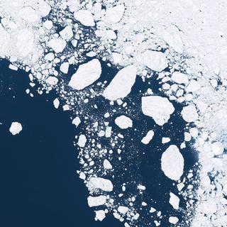 Pesquisadores da Columbia Climate School (Estados Unidos) estudaram o derretimento do gelo na Antártica. E observaram fenómenos que já ocorreram há alguns anos… na Gronelândia. © Alexandre, Adobe Stock