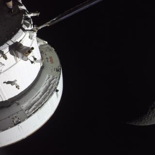 Entre as imagens divulgadas pela NASA da missão Artemis II, estão aquelas memoráveis ​​da Terra se posicionando atrás da Lua. E hoje, um vídeo que ninguém esperava… © NASA