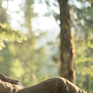 Para alcançar a neutralidade carbónica teremos que passar por mudanças sociocomportamentais. Mas estes não devem ser associados a sacrifícios, segundo investigadores da Universidade de Bath (Reino Unido). Pelo contrário, temos a ganhar em termos de bem-estar. © B 7 VOCÊ, Adobe Stock