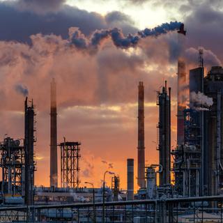 L'émission continue de gaz à effet de serre présente un fort impact sur les maladies infectieuses humaines. © Mike Mareen, Adobe Stock