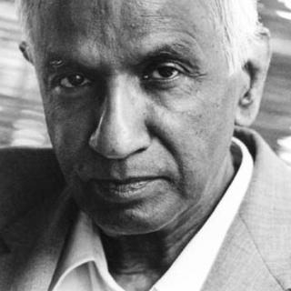 Subrahmanyan Chandrasekhar (1910-1995) était une légende de l'astrophysique, doté d'un talent étonant. Ses contributions ont porté sur presque toute l'astrophysique du XXe&nbsp;siècle. Il est célèbre pour ses travaux sur la structure stellaire et la théorie des trous noirs. © AIP