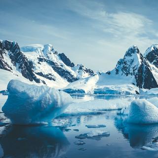 Le dégel du pergélisol dans les régions polaires est une préoccupation majeure dans le cadre du changement climatique global. © Goinyk, Adobe Stock