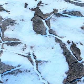 Investigadores do Centro Helmholtz de Investigação Polar e Marinha (AWI) do Instituto Alfred Wegener (Alemanha) estimam que muitos fenómenos locais e regionais mudarão em momentos diferentes, produzindo efeitos cumulativos e provocando o degelo do permafrost à medida que ocorrem as alterações climáticas. © YuanGeng, Adobe Stock