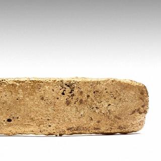 Em 1981, um trabalhador encontrou um lingote de ouro no México, no mesmo local por onde passava a rota percorrida pelos conquistadores espanhóis para fugir dos astecas em junho de 1520. As análises confirmam que este lingote pertencia ao tesouro asteca. © Instituto Nacional de Antropologia e História