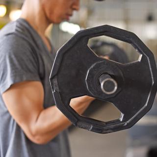 Quando a musculação vira obsessão entre os adolescentes. © TB Studio, Shutterstock.com
