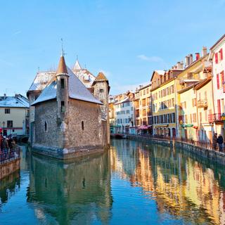 À Annecy, la Venise des Alpes, le niveau d’eau est particulièrement bas. © santosha57, Fotolia