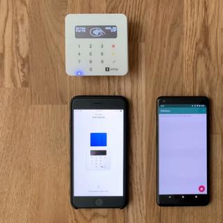 Deux smartphones et une application spéciale suffisent à réaliser des paiements de plusieurs milliers d’euros sans contact. © ETH Zurich