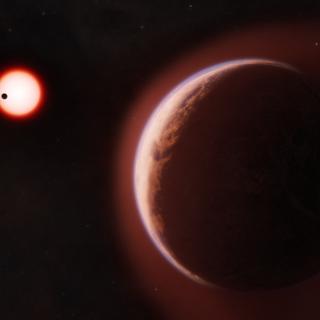 Vue d'artiste de l'exoplanète LHS 1140 b (au premier plan), entourée d'une atmosphère riche en hélium. Selon une nouvelle étude, il s'agit de la preuve la plus convaincante à ce jour qu'une planète rocheuse située dans la zone habitable a conservé une atmosphère. © Melissa Weiss, Center for Astrophysics | Harvard &amp; Smithsonian