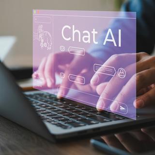 Les chatbots d’intelligence artificielle s’imposent comme un premier interlocuteur pour tout un tas de&nbsp;questions et en particulier&nbsp;celles sur la&nbsp;santé. Une étude récente met en lumière leurs failles face aux situations critiques, notamment chez les femmes. © Bender, Adobe Stock