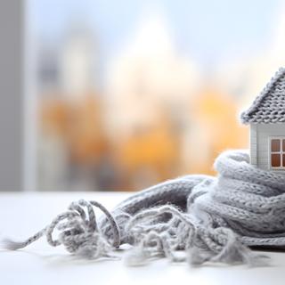 Que ações você deve realizar em casa antes de ligar o aquecimento? © photosaint, Adobe Stock