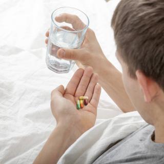 Le bemnifosbuvir est disponible par voie orale.&amp;nbsp;© HERRNDORFF_ images, Adobe Stock