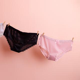 Comment choisir,&nbsp;utiliser et prendre soin d'une culotte menstruelle ? ©&nbsp;AJ_stock_photos, Adobe Stock