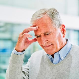 Demência: os médicos alertam para essas mudanças diárias que devem preocupar o círculo familiar. © Moyo Studio, iStock