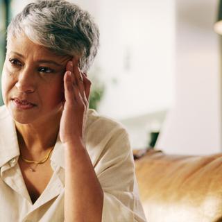 Après 60 ans, voici les habitudes quotidiennes qui fragilisent votre cerveau selon les spécialistes. ©&nbsp;Jacob Wackerhausen, iStock