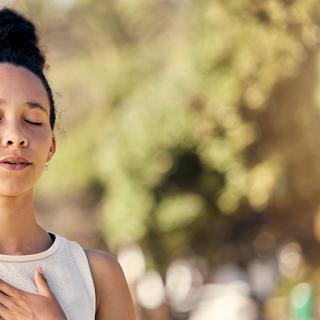 Dar uma pausa ao cérebro nem sempre requer soluções complexas. Às vezes você só precisa de uma mudança de ambiente. © Beaunitta VW/peopleimages.com, Adobe Stock