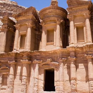  un tour du monde de superbes réalisations humaines. © DR
