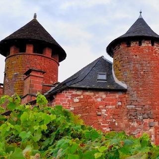  pourquoi pas ? Ici, Collonges-la-Rouge, un des plus beaux villages de France. © Sylvain Crouzillat, CC by-nc 3.0